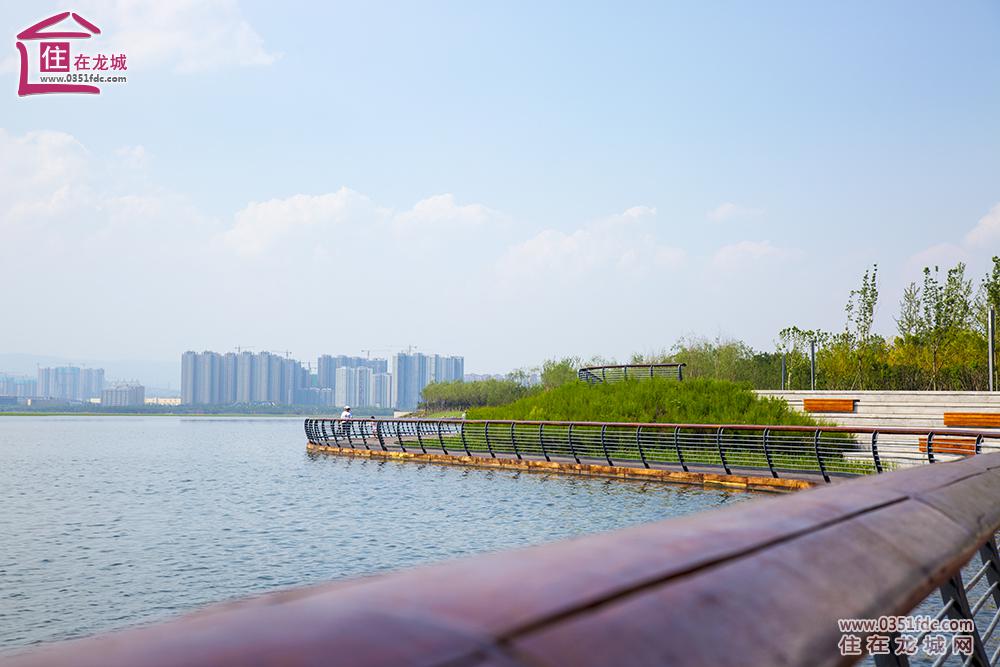 晋阳湖实拍      作为太原市的城市会客厅,晋阳湖充分利用片区